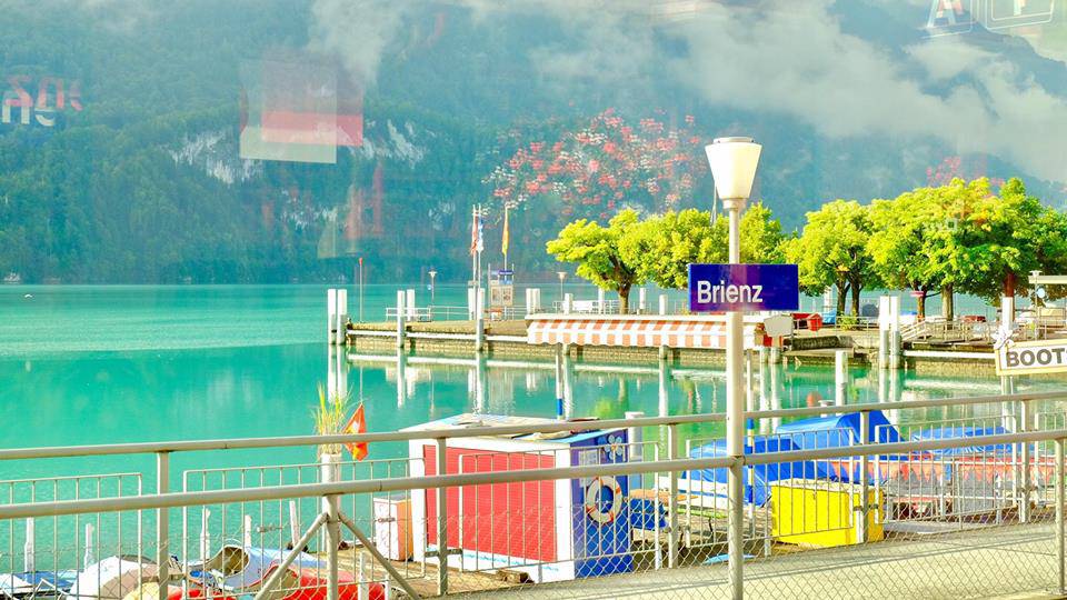Visa Thụy Sĩ là cặp mắt thần không thể thiếu cho những ai muốn khám phá đất nước Alpine này. Với một loạt các lựa chọn visa và thủ tục đơn giản, người du lịch có thể dễ dàng bước chân vào Thụy Sĩ để trải nghiệm những cảm giác khó tả khi đứng trước những dãy núi và hồ nước tuyệt đẹp tại đây.